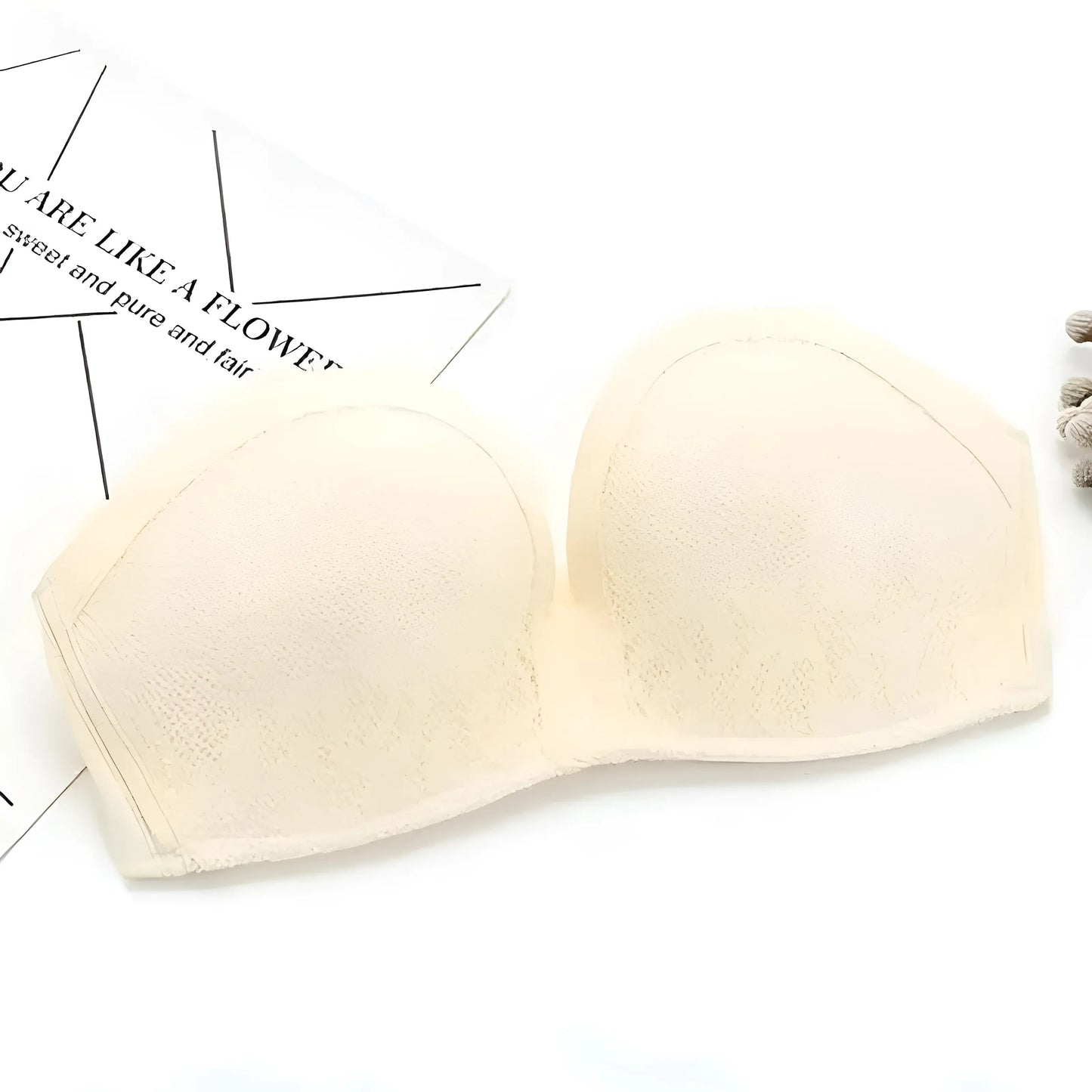 Soutien-gorge push-up sans bretelles en dentelle