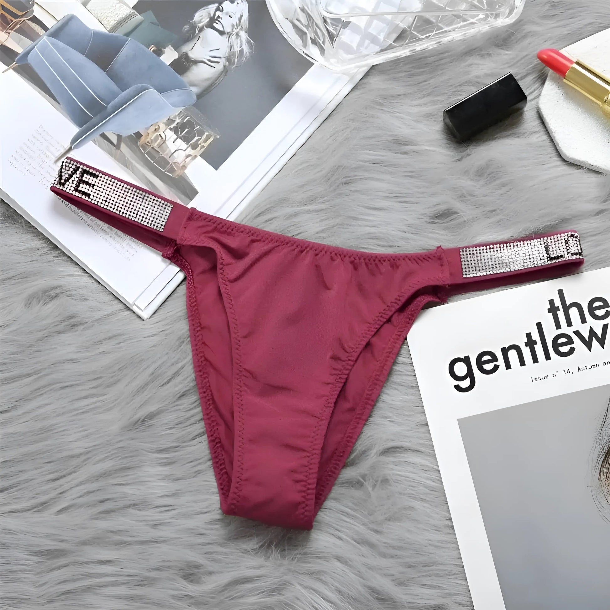 String de lingerie LOVE pour femmes
