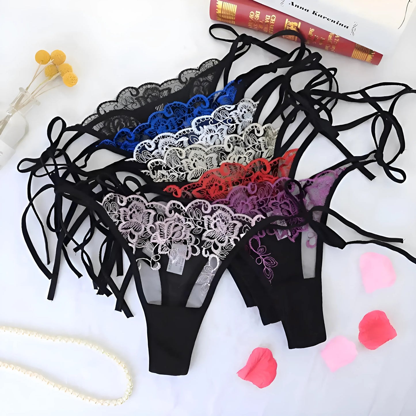 String en dentelle avec liens à la taille