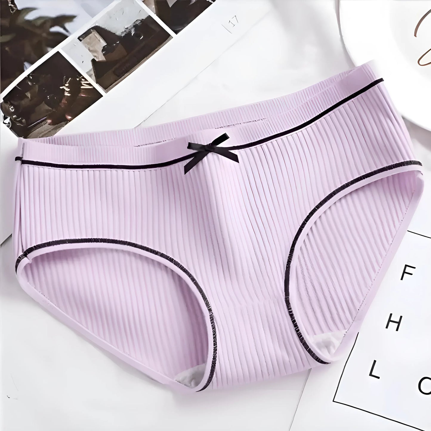 Violet Figures inspirées du rétro