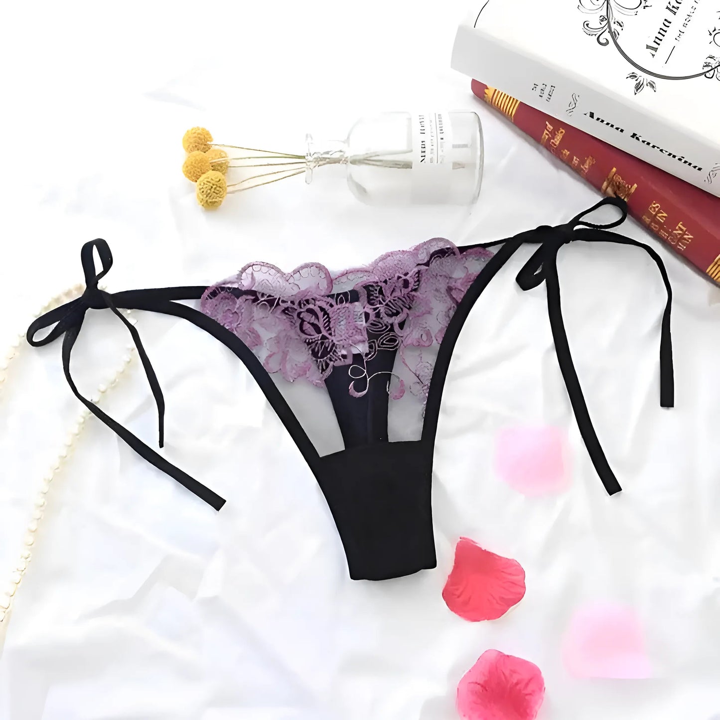 Violet String en dentelle avec liens à la taille