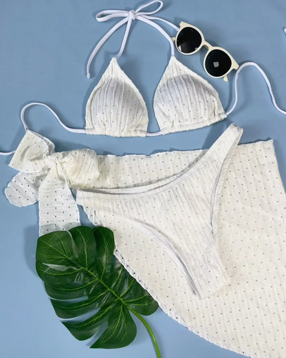 Maillot de bain à découpes hautes et pareo