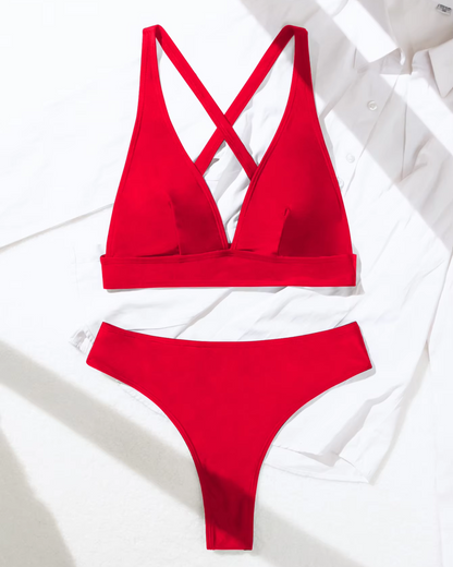 Maillot de bain classique avec des bretelles croisées dans le dos