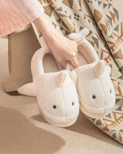 Chaussons en peluche chauds en forme de requin