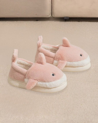 Chaussons en peluche chauds en forme de requin