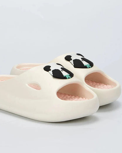 Chaussons confortables avec un panda