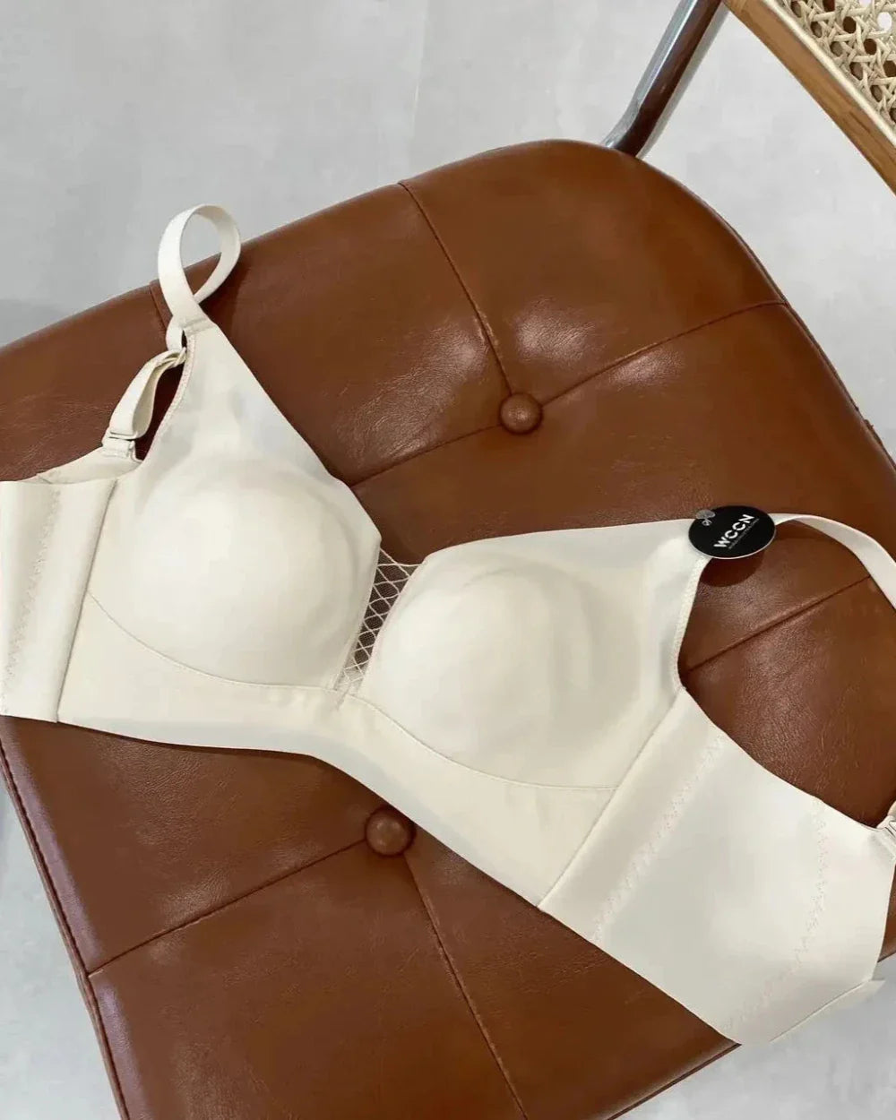 Soutien-gorge doux avec un filet décoratif