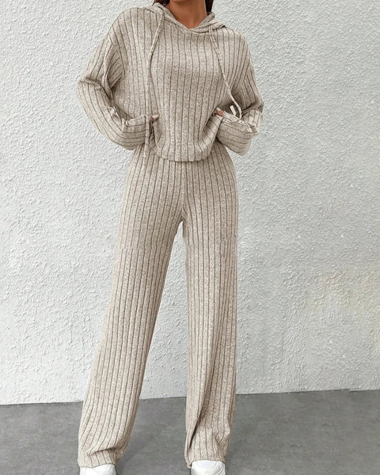 Ensemble long et ample de vêtements d'intérieur avec capuche