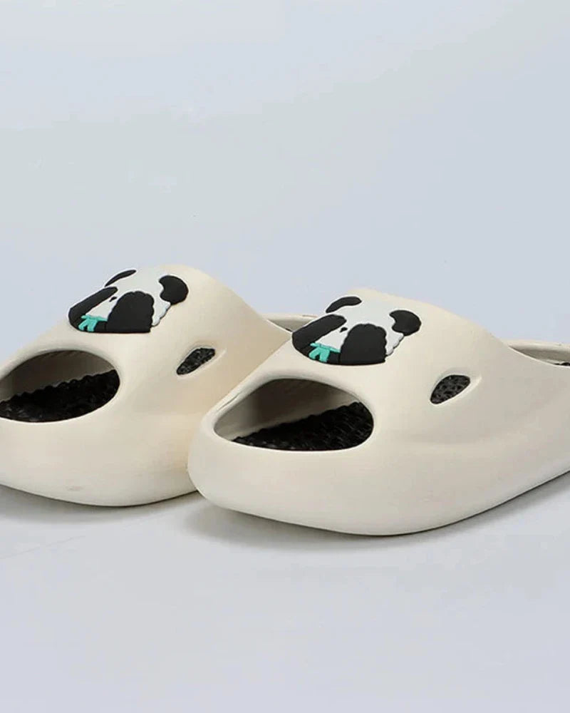 Chaussons confortables avec un panda