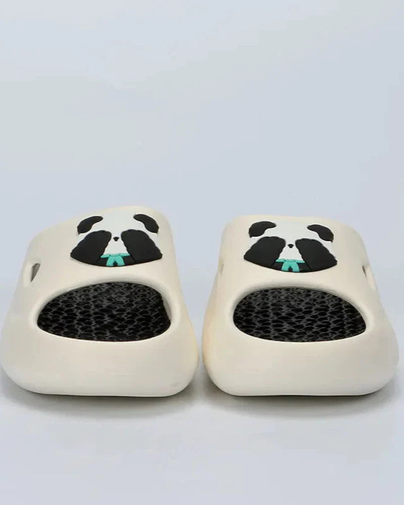 Chaussons confortables avec un panda