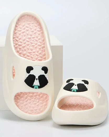 Chaussons confortables avec un panda