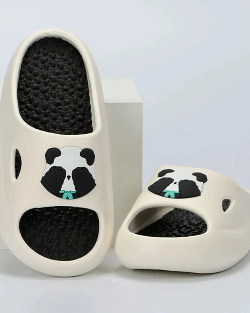 Chaussons confortables avec un panda