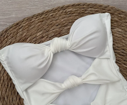 Maillot une pièce à découpes croisées