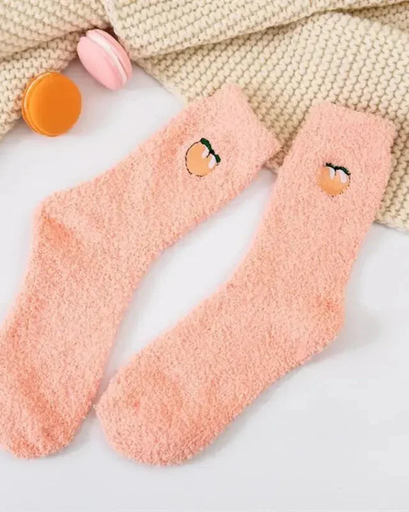 Chaussettes longues et pelucheuses avec broderie