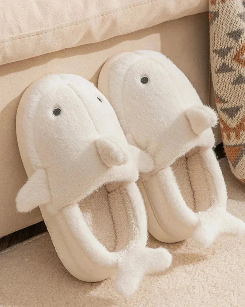 Chaussons en peluche chauds en forme de requin