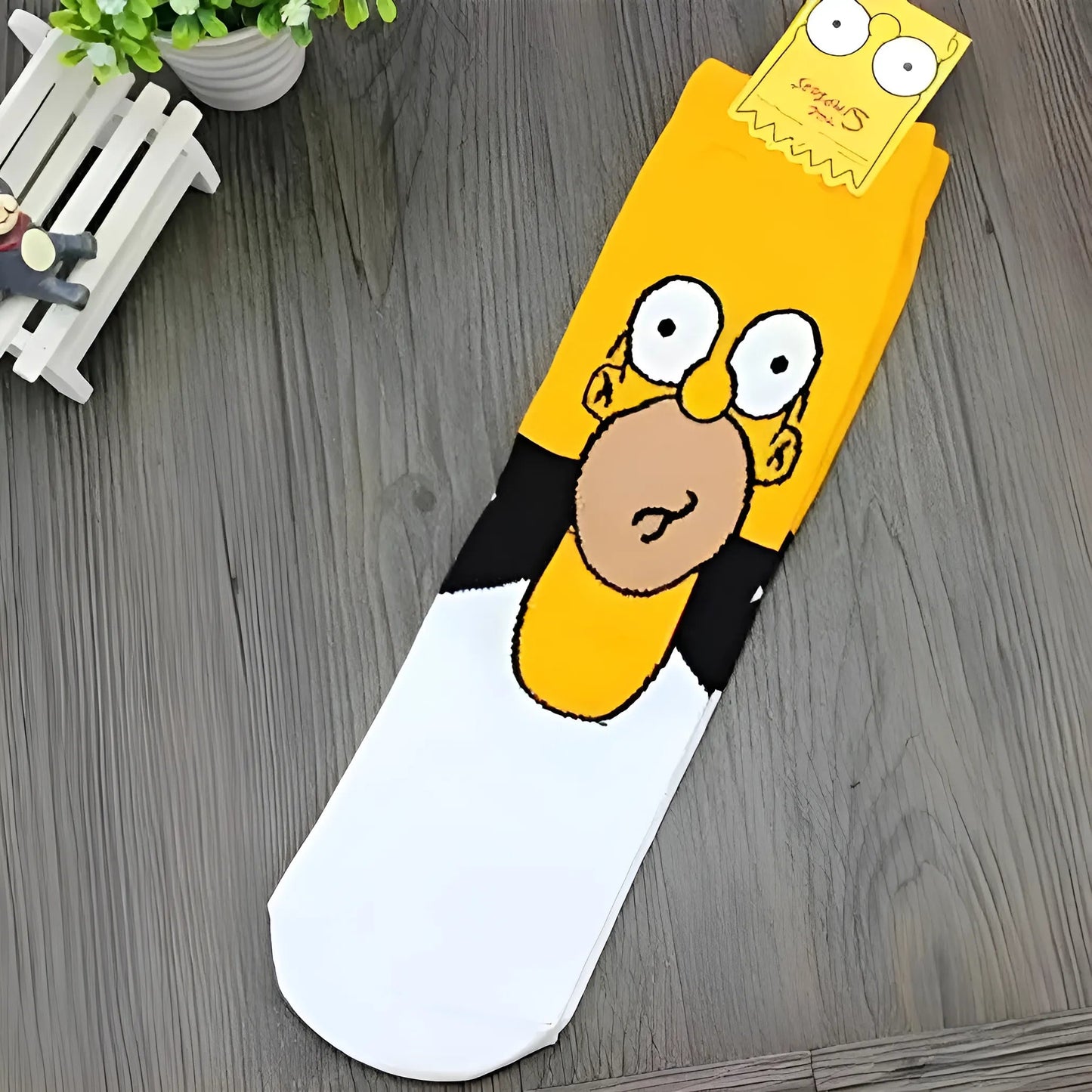 Blanc Chaussettes pour hommes à mi-mollet mettant en vedette la famille Simpsons