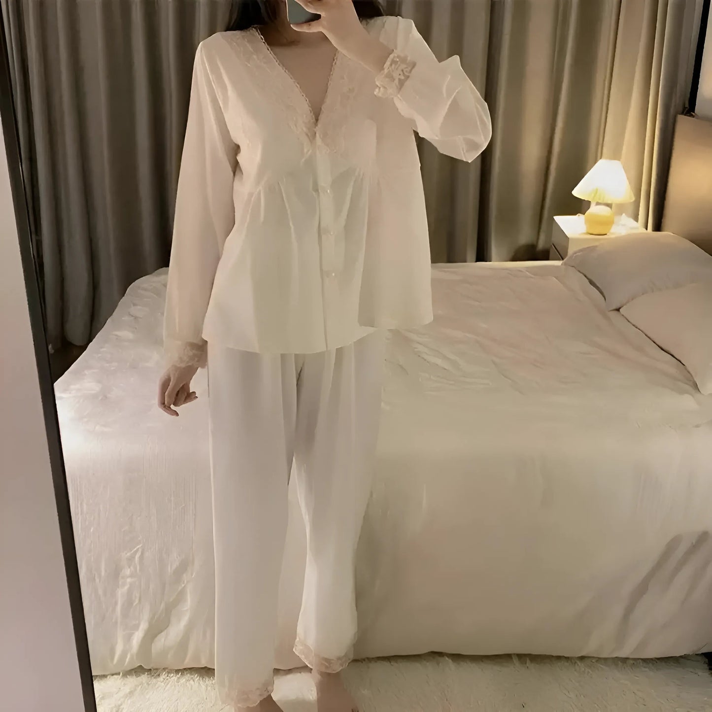 Blanc Lingerie et Pyjama à Boutons