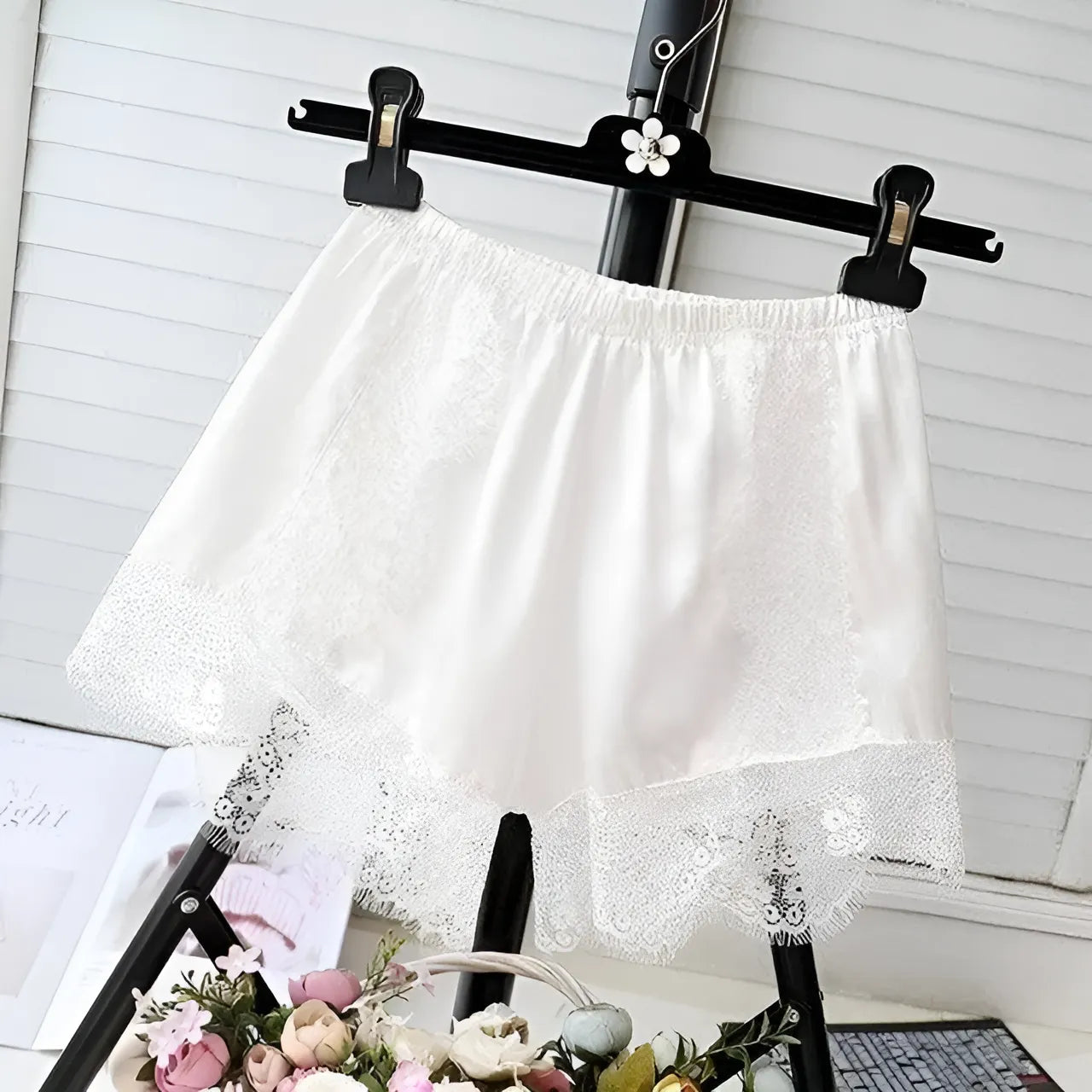 Blanc Shorts de nuit avec dentelle