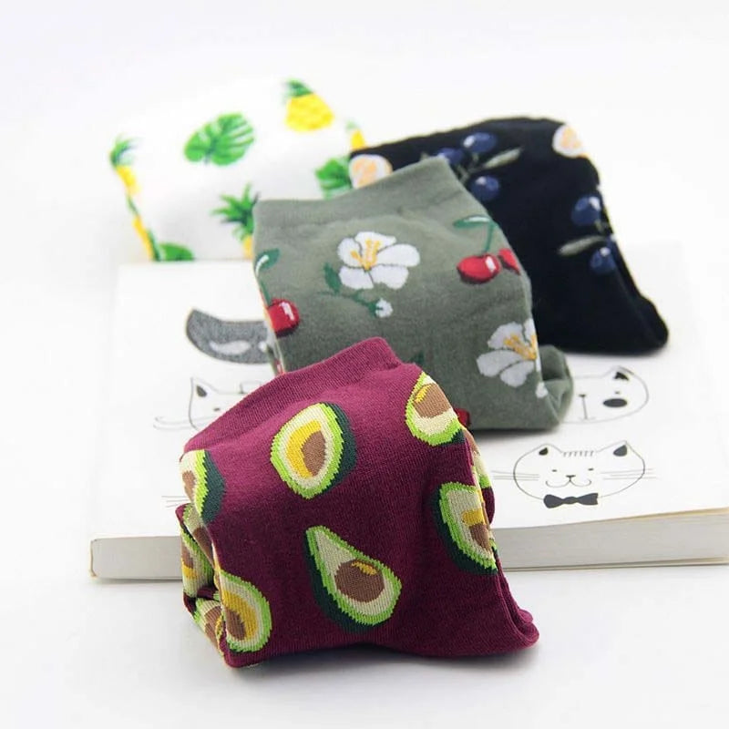 Chaussettes longues avec des imprimés de fruits et légumes