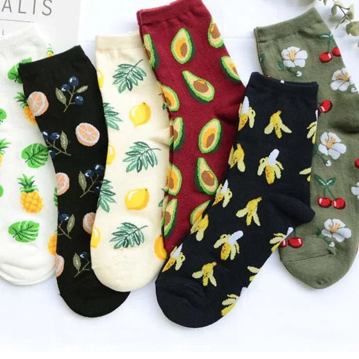 Chaussettes longues avec des imprimés de fruits et légumes