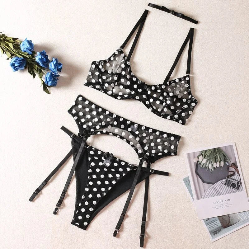 Ensemble de lingerie à pois en quatre pièces