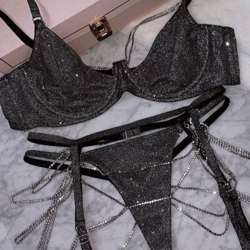 Ensemble de lingerie brillante en trois pièces - noir / s