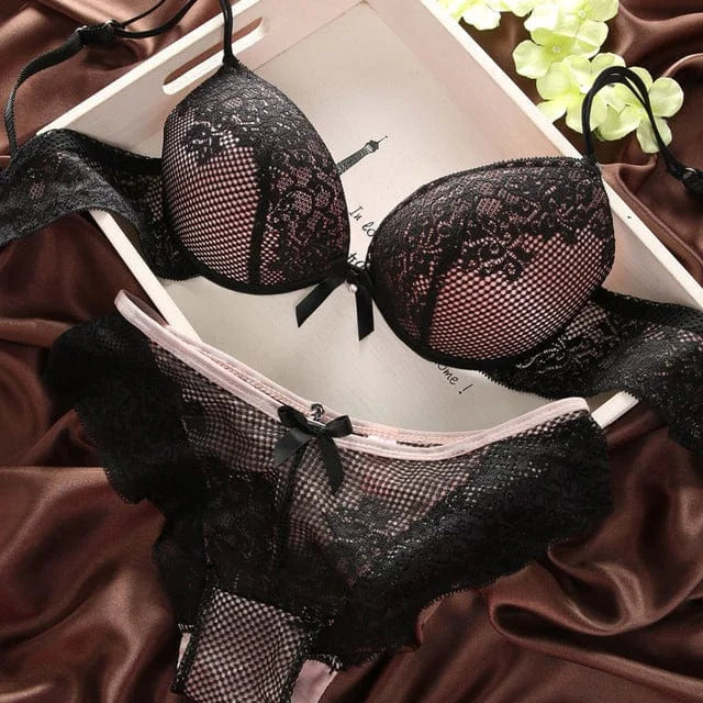 Ensemble de lingerie classique en dentelle - noir / 85b