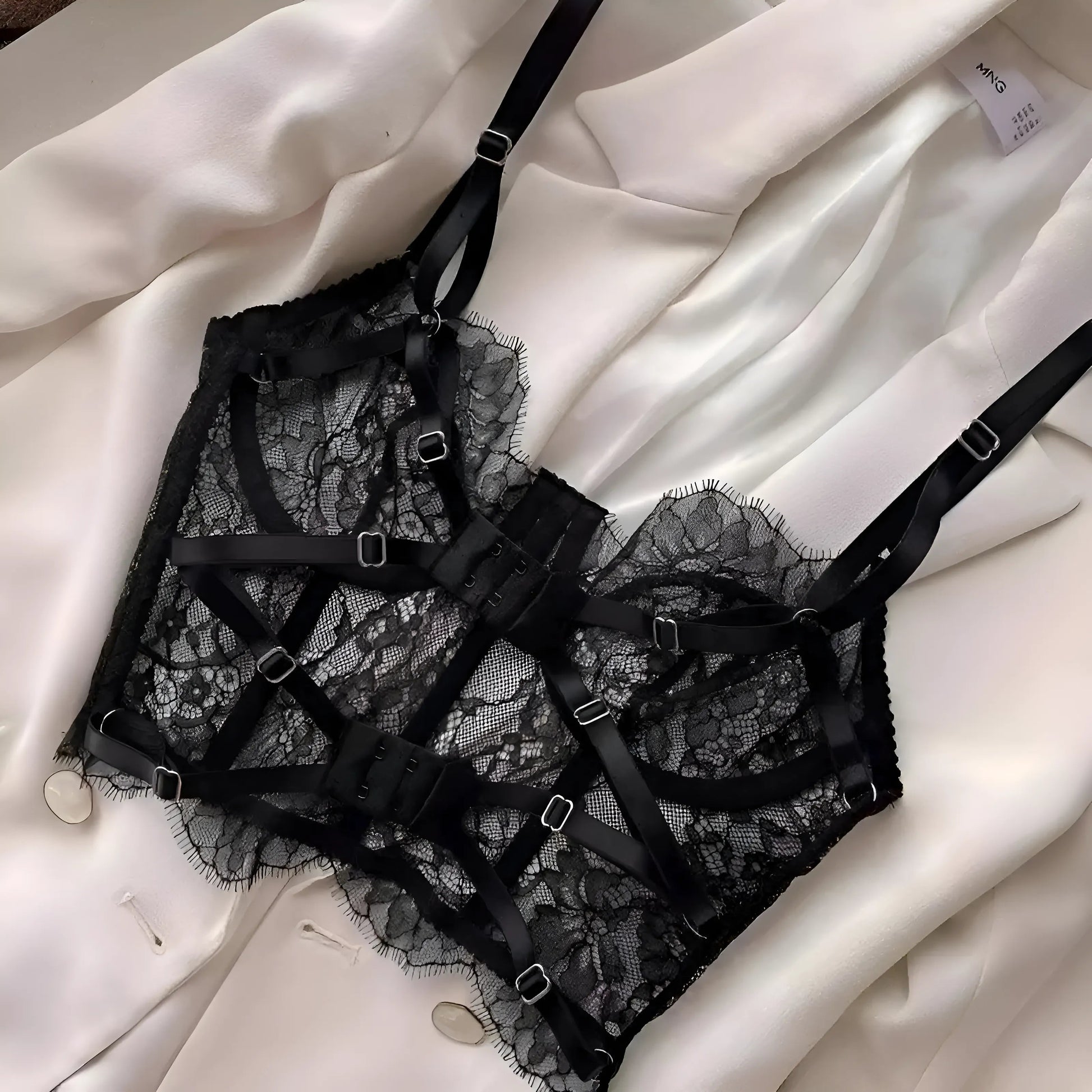  Ensemble de lingerie en dentelle avec bretelles réglables