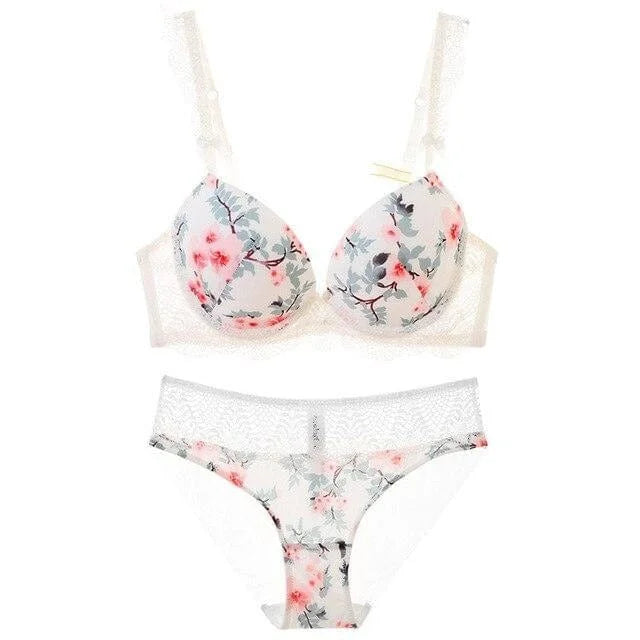 Ensemble de lingerie en dentelle avec un motif floral