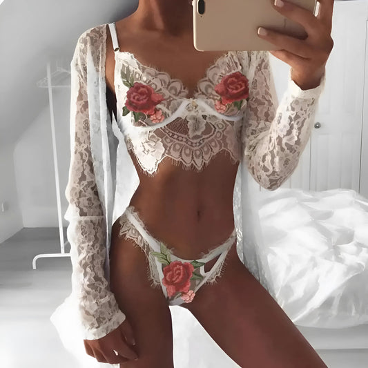  Ensemble de lingerie en dentelle délicate avec des roses
