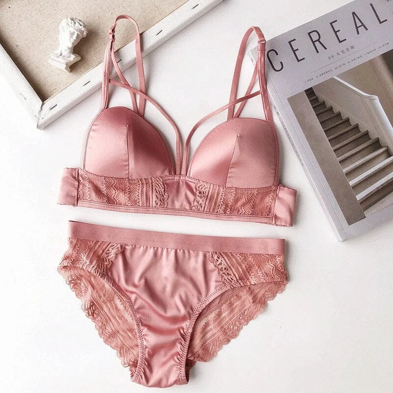 Ensemble de lingerie satinée avec fronces - rose / 85b