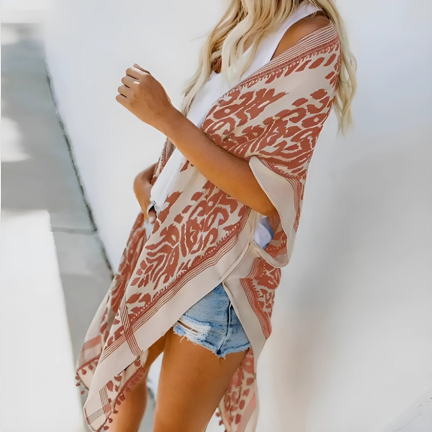  Kimono de plage classique avec des motifs ornés