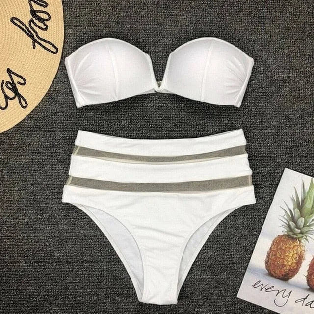 Maillot de bain deux pièces avec bas décoratif