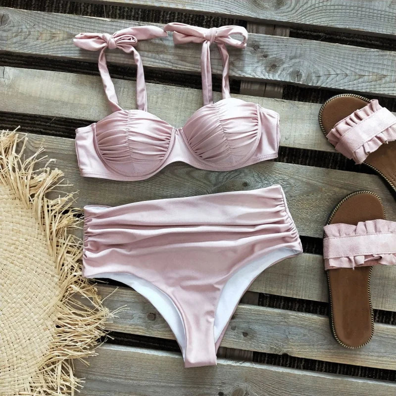 Maillot de bain deux pièces avec des plis