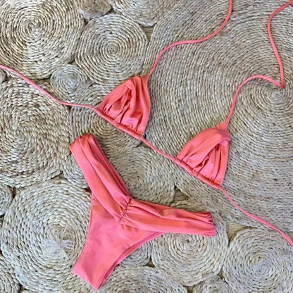 Maillot de bain deux pièces avec des plis