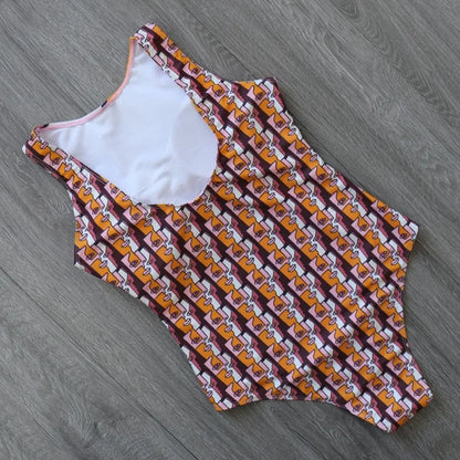 Maillot de bain une pièce moderne