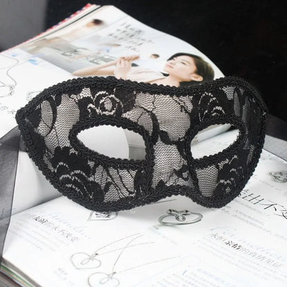 Masque en dentelle délicate - noir / universel