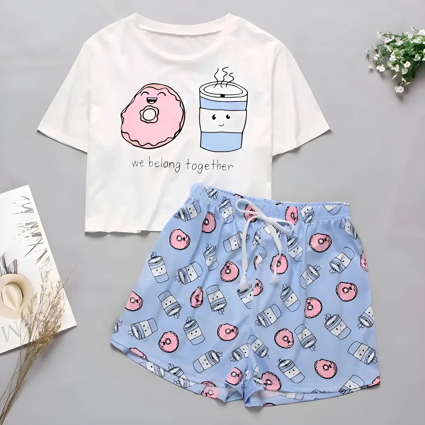 Modèle 1 Pyjamas pour femmes avec des imprimés colorés