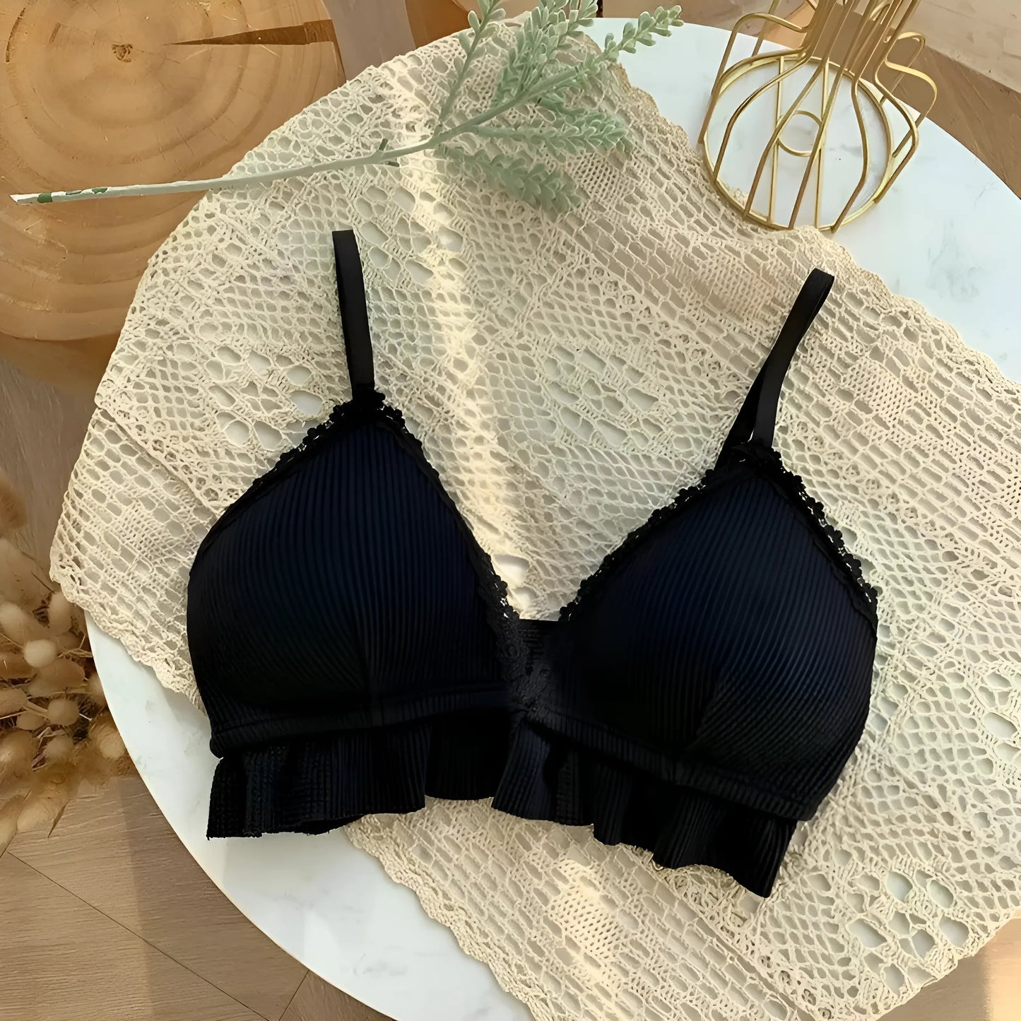 Noir Bralette en dentelle avec bordure à volants