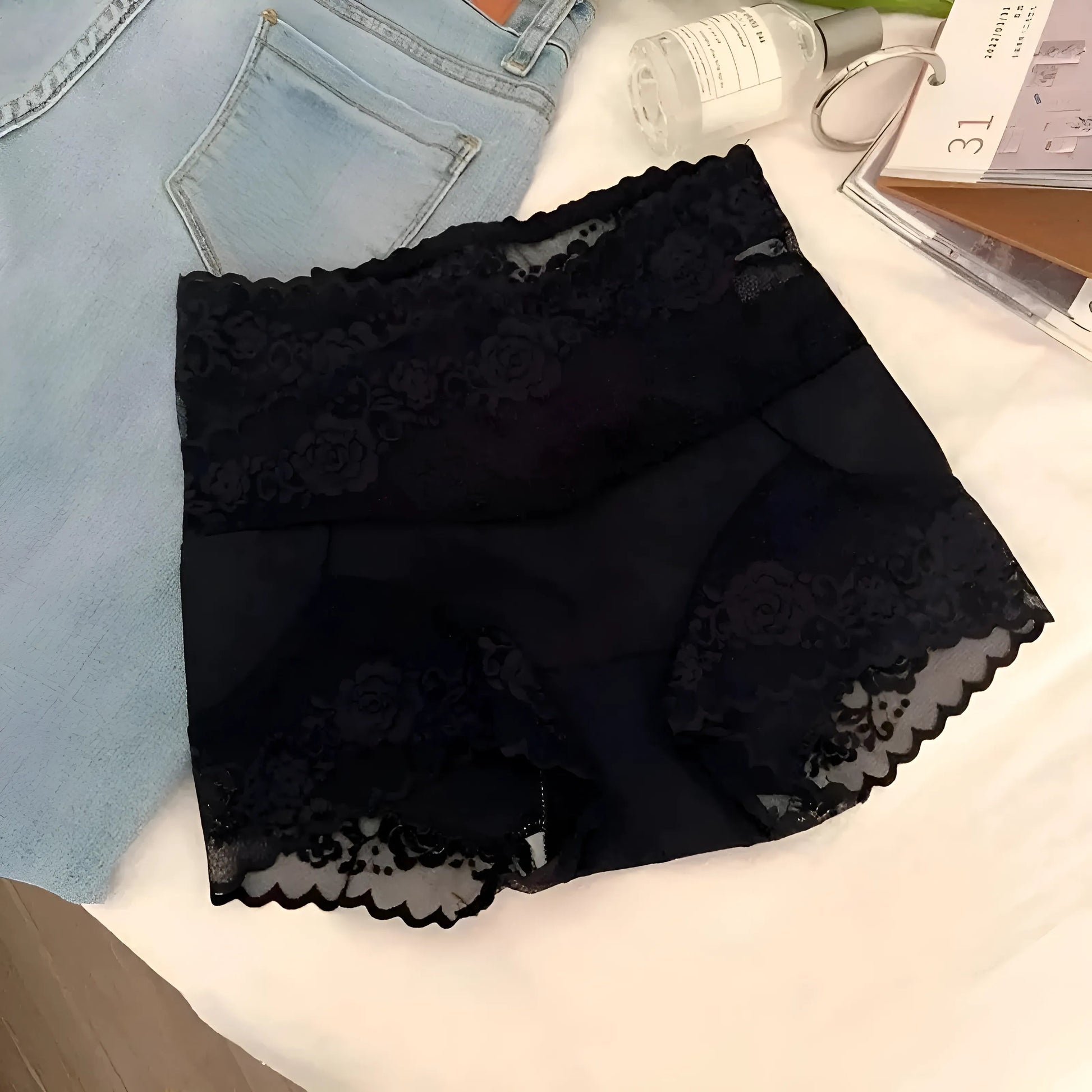 Noir Culottes en dentelle taille haute