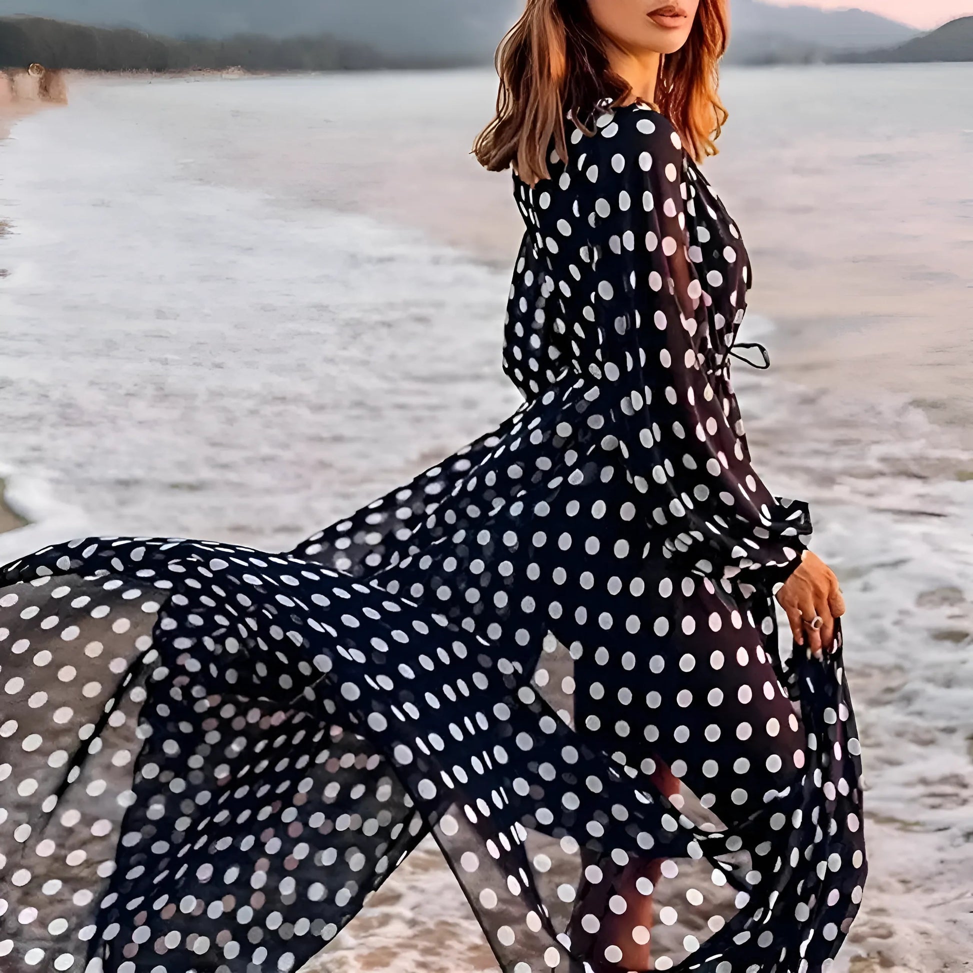 Noir Kimono de plage à pois