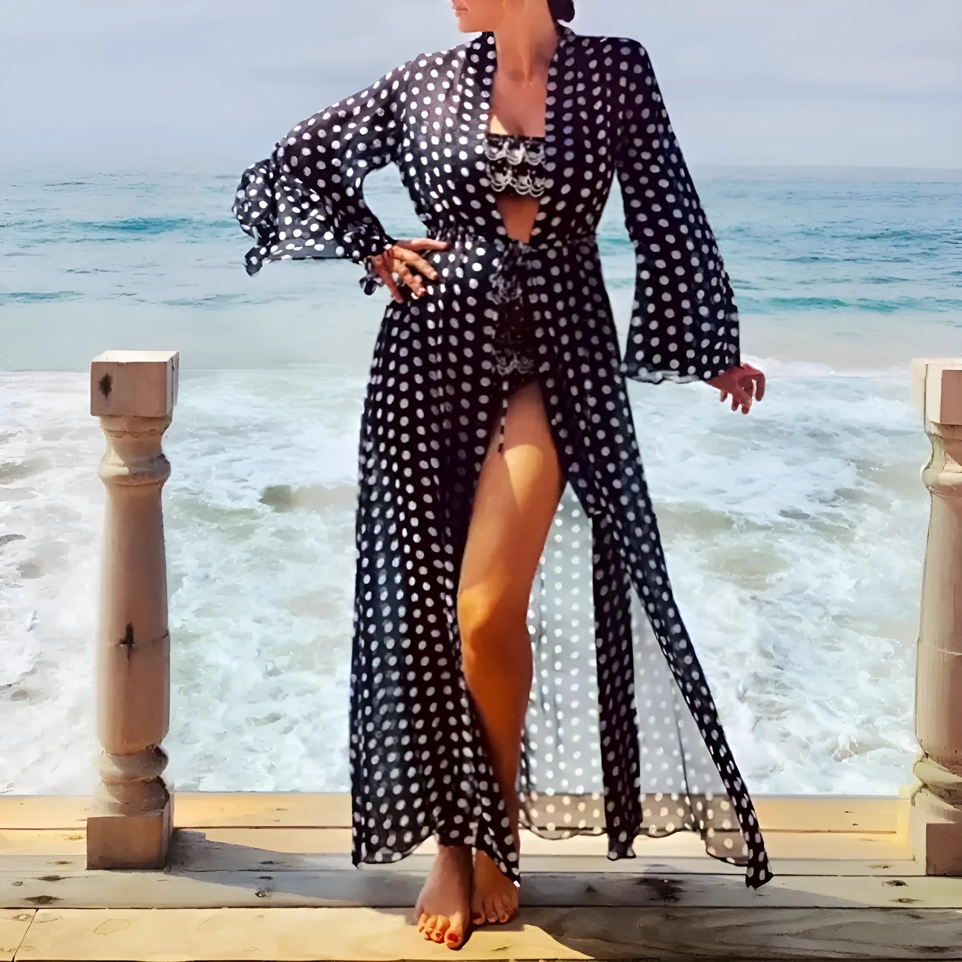 Noir Kimono de plage à pois