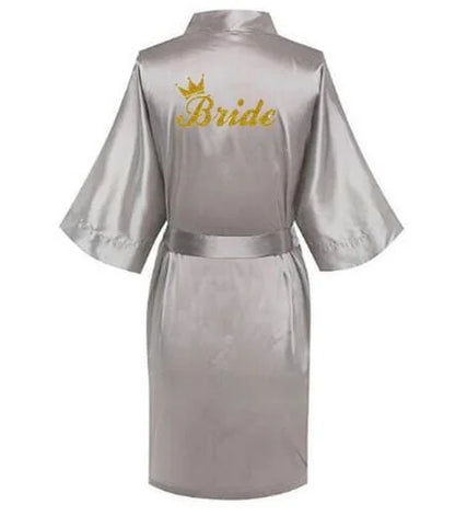 Peignoir de mariée en satin avec inscription ’bride’ - gris / s