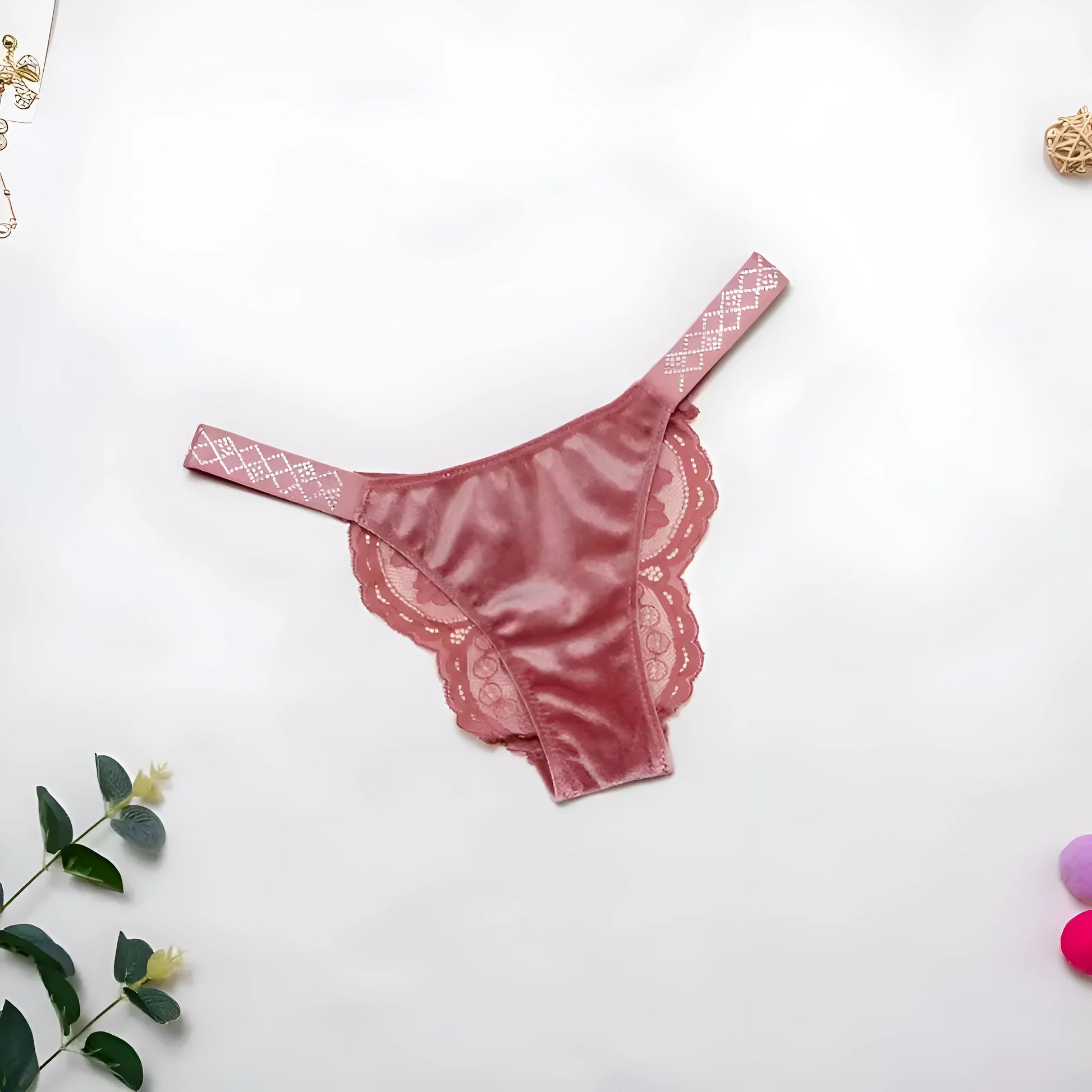 Rose Culottes en dentelle avec des bretelles brillantes