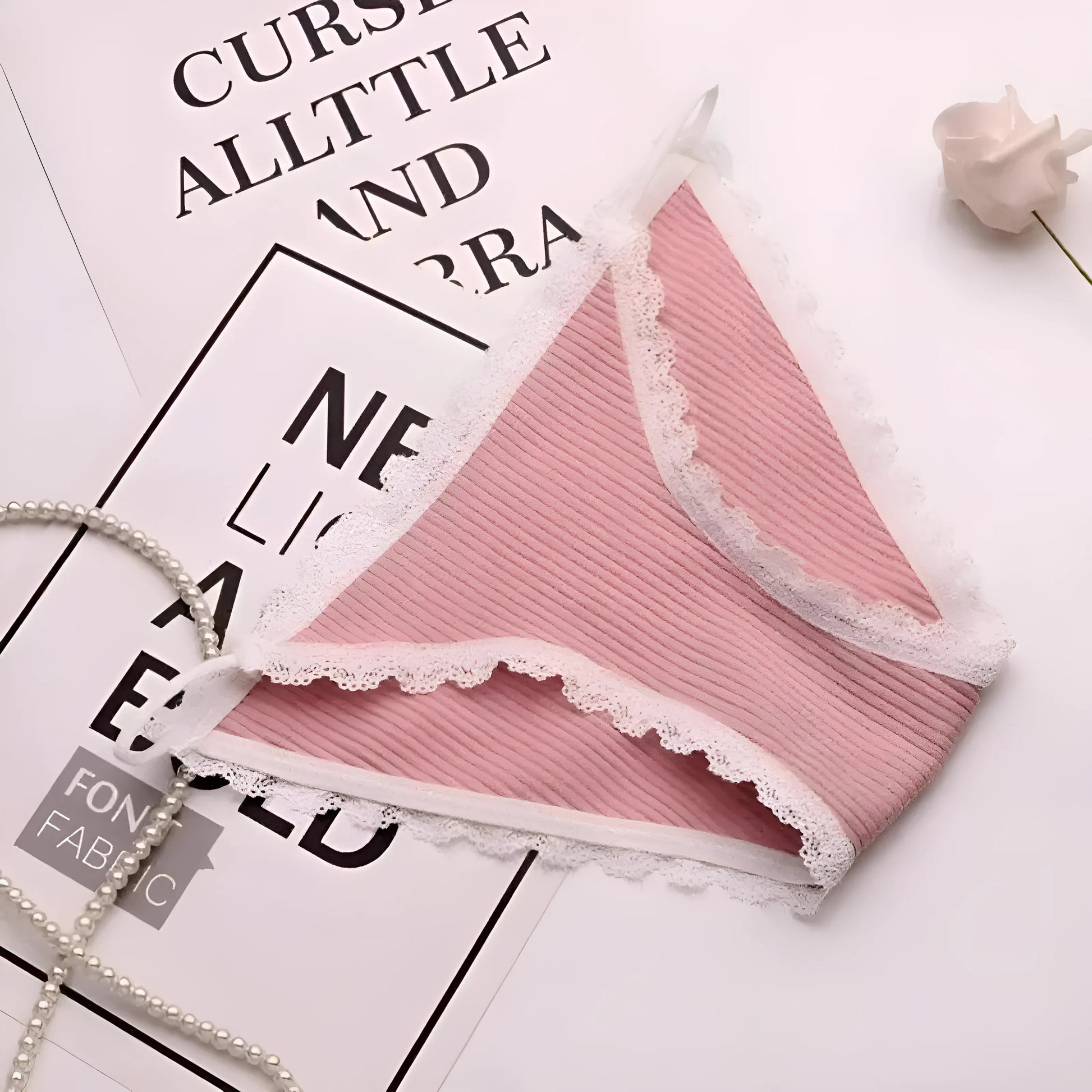 Rose foncé String briefs avec des fines bretelles