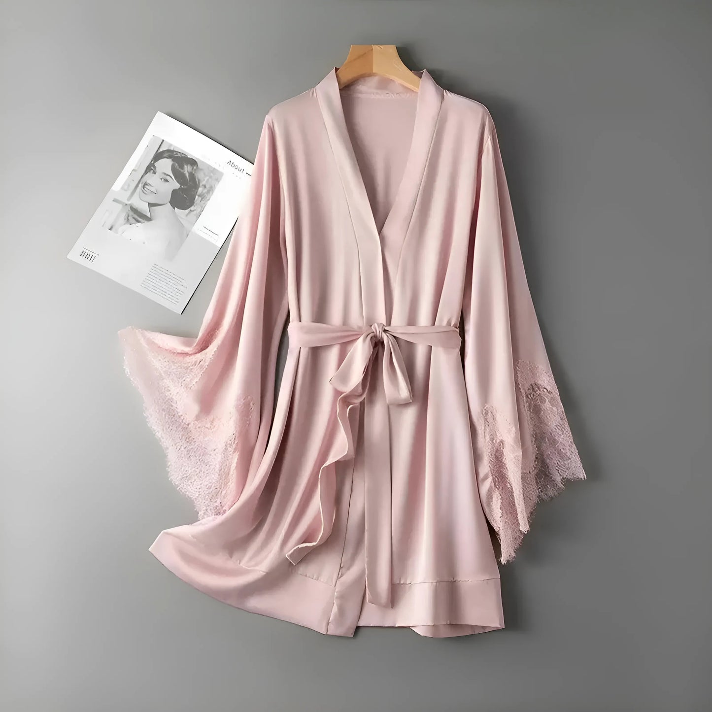 Rose Robe de chambre à manches en dentelle