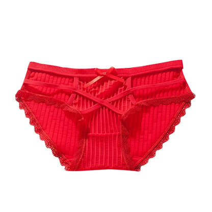 Rouge Culottes en dentelle avec des bretelles