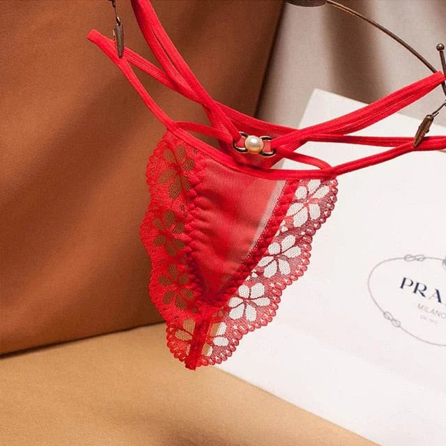 String en dentelle avec une boucle décorative - rouge / universel