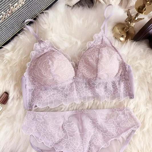 Violet Ensemble de lingerie en dentelle avec embossage décoratif