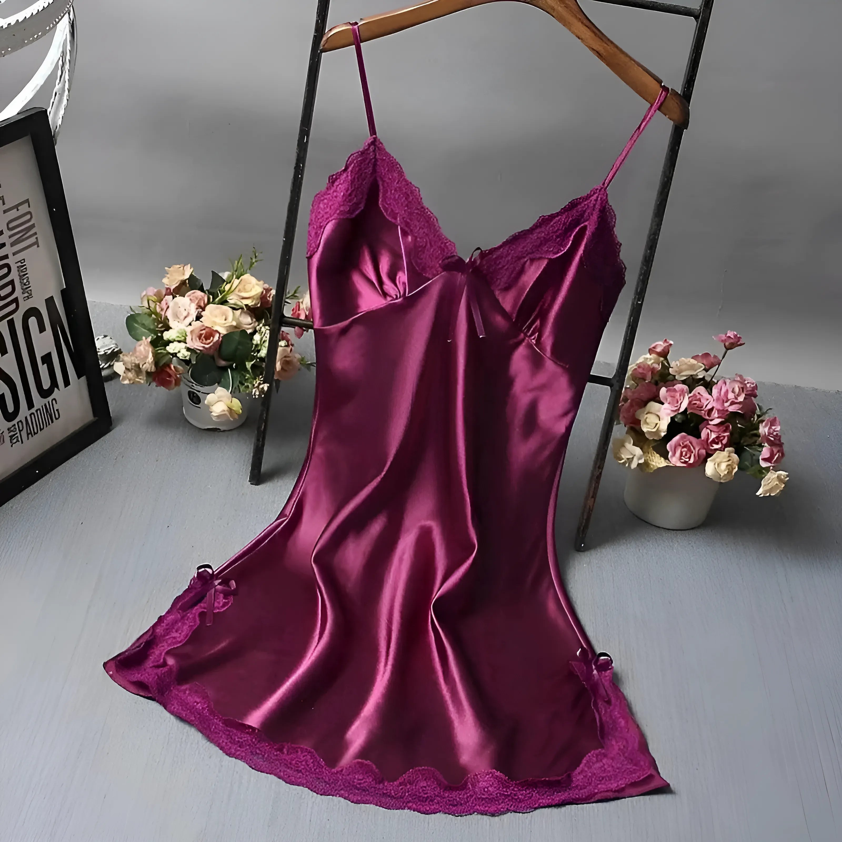 Nuisette Hoya en Satin de Soie Fuchsia | Fabriqué en France Nuisette Hoya en Satin de Soie Fuchsia | Fabriqué en France
